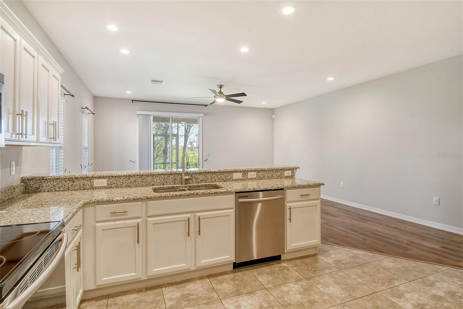 Image 16 of 46 For 1262 Grantham Drive