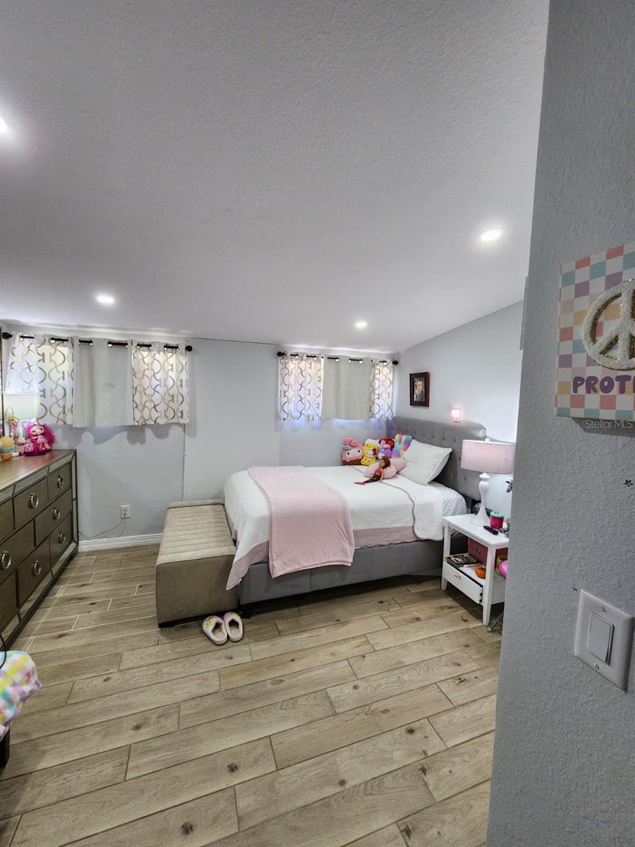 Image 11 of 22 For 5409 18th Street Boulevard E