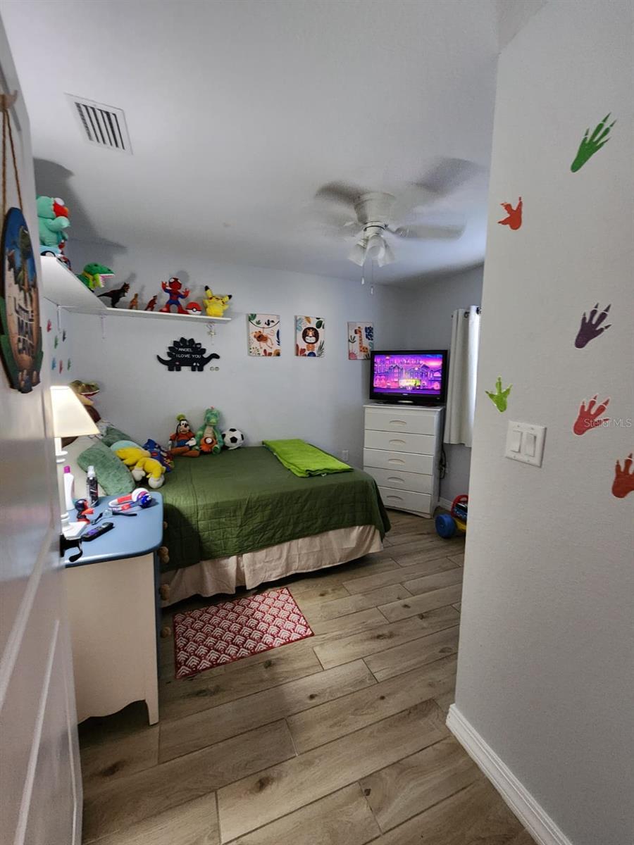 Image 14 of 22 For 5409 18th Street Boulevard E