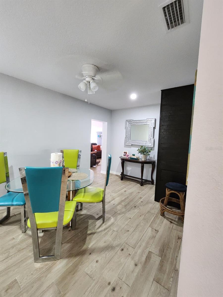 Image 16 of 22 For 5409 18th Street Boulevard E