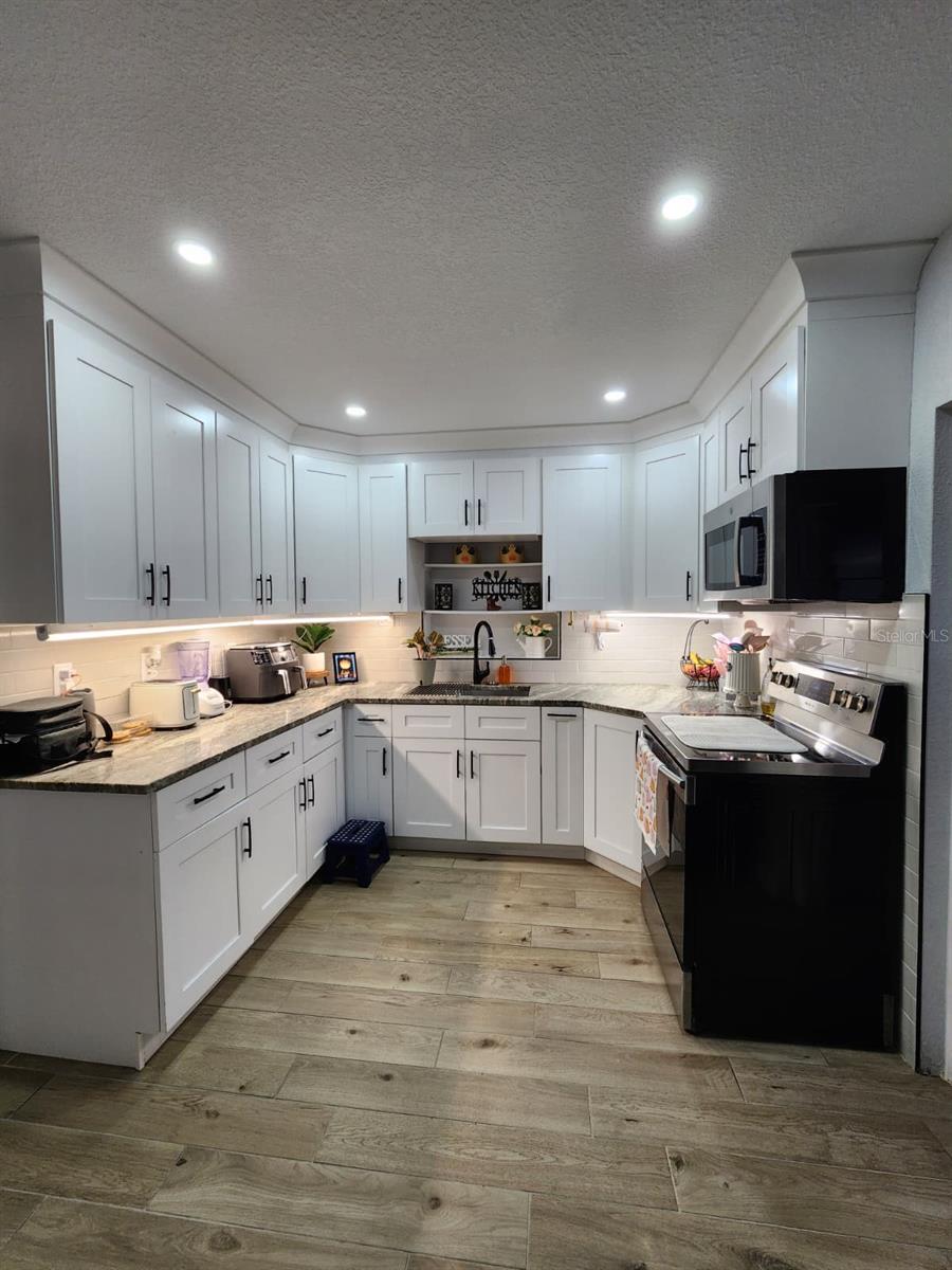 Image 6 of 22 For 5409 18th Street Boulevard E