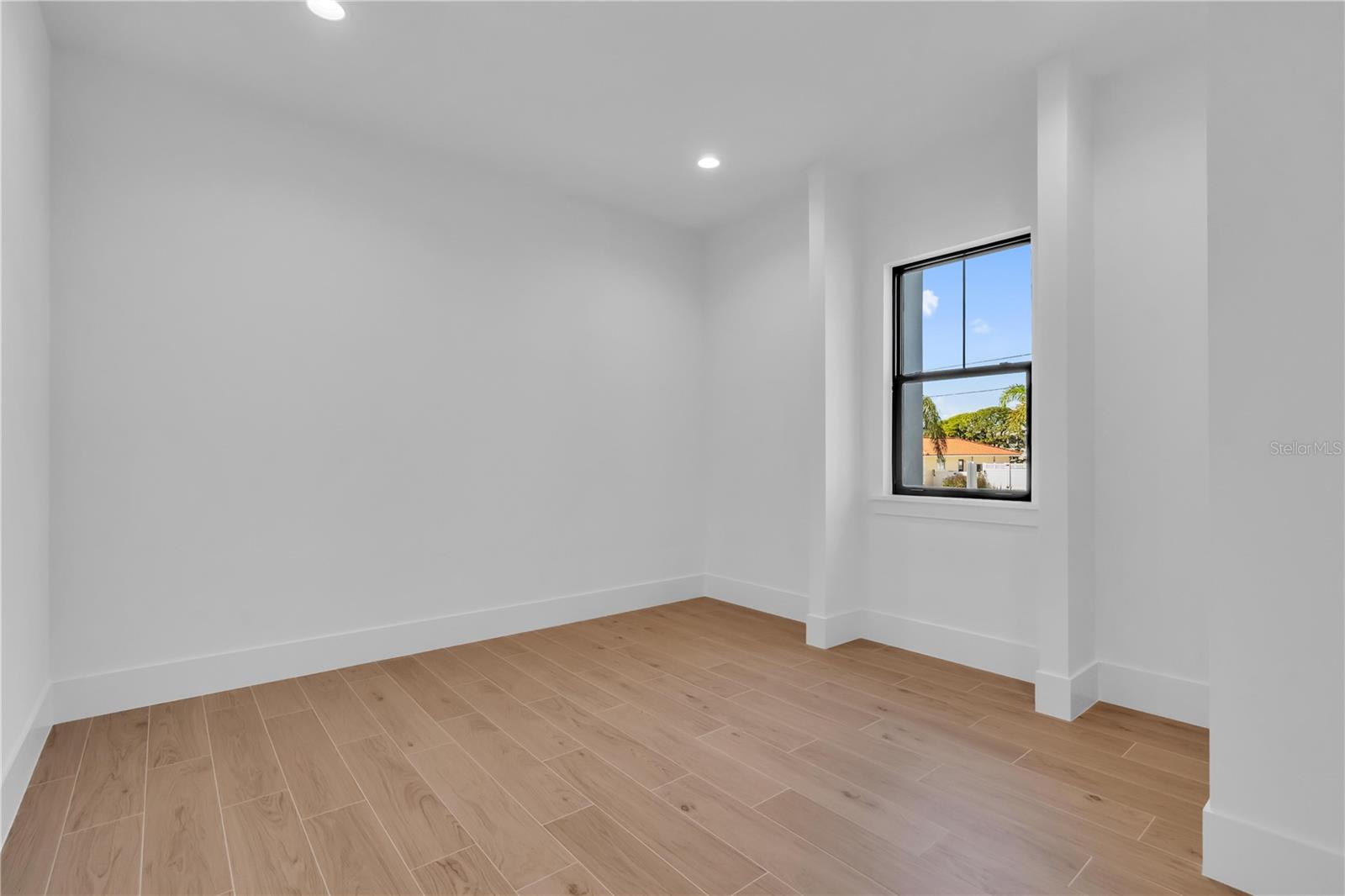 Image 17 of 55 For 7125 Westmoreland Drive