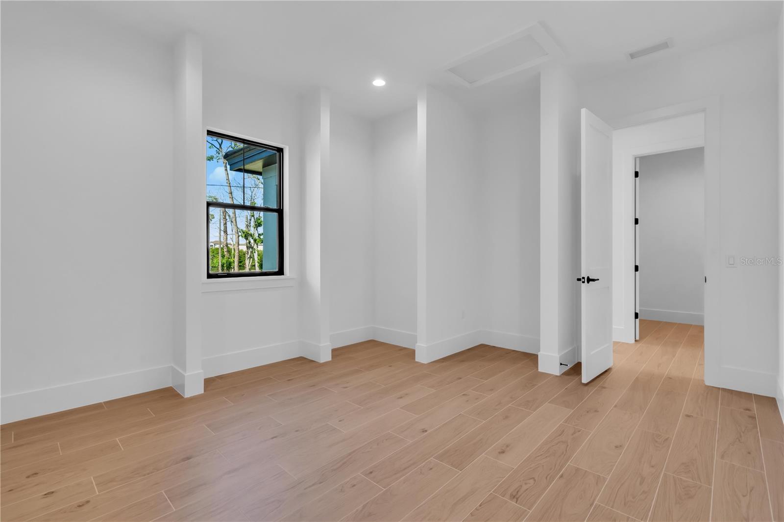 Image 18 of 55 For 7125 Westmoreland Drive