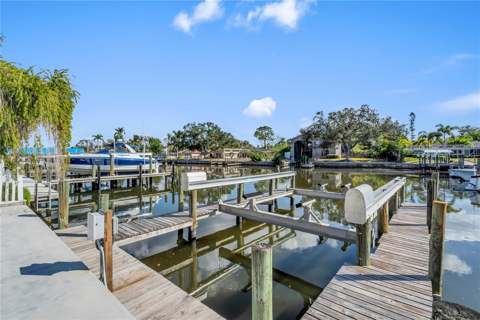 Image 43 of 55 For 7125 Westmoreland Drive