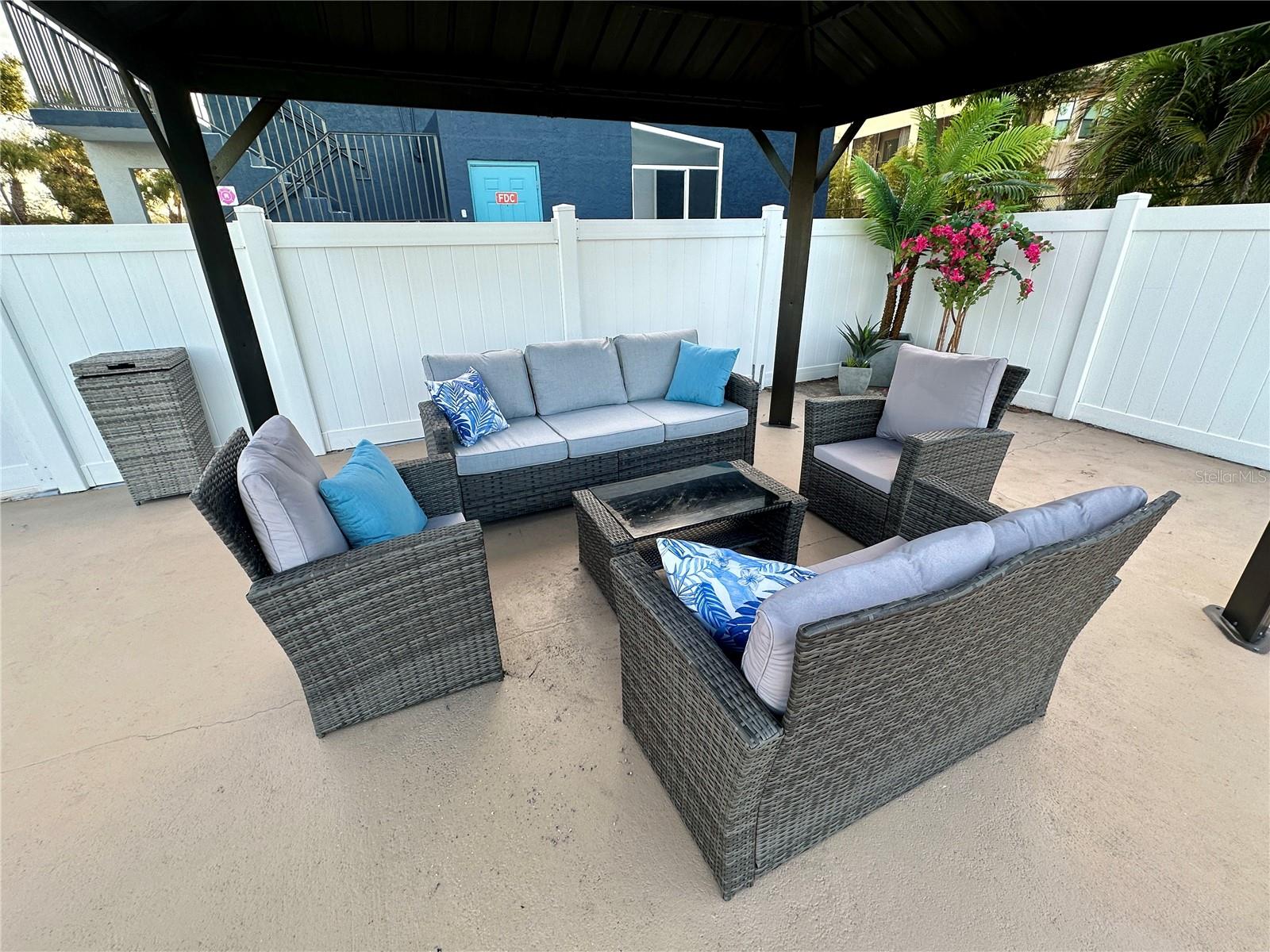 Image 13 of 21 For 1860 Phillippi Shores Drive 2b