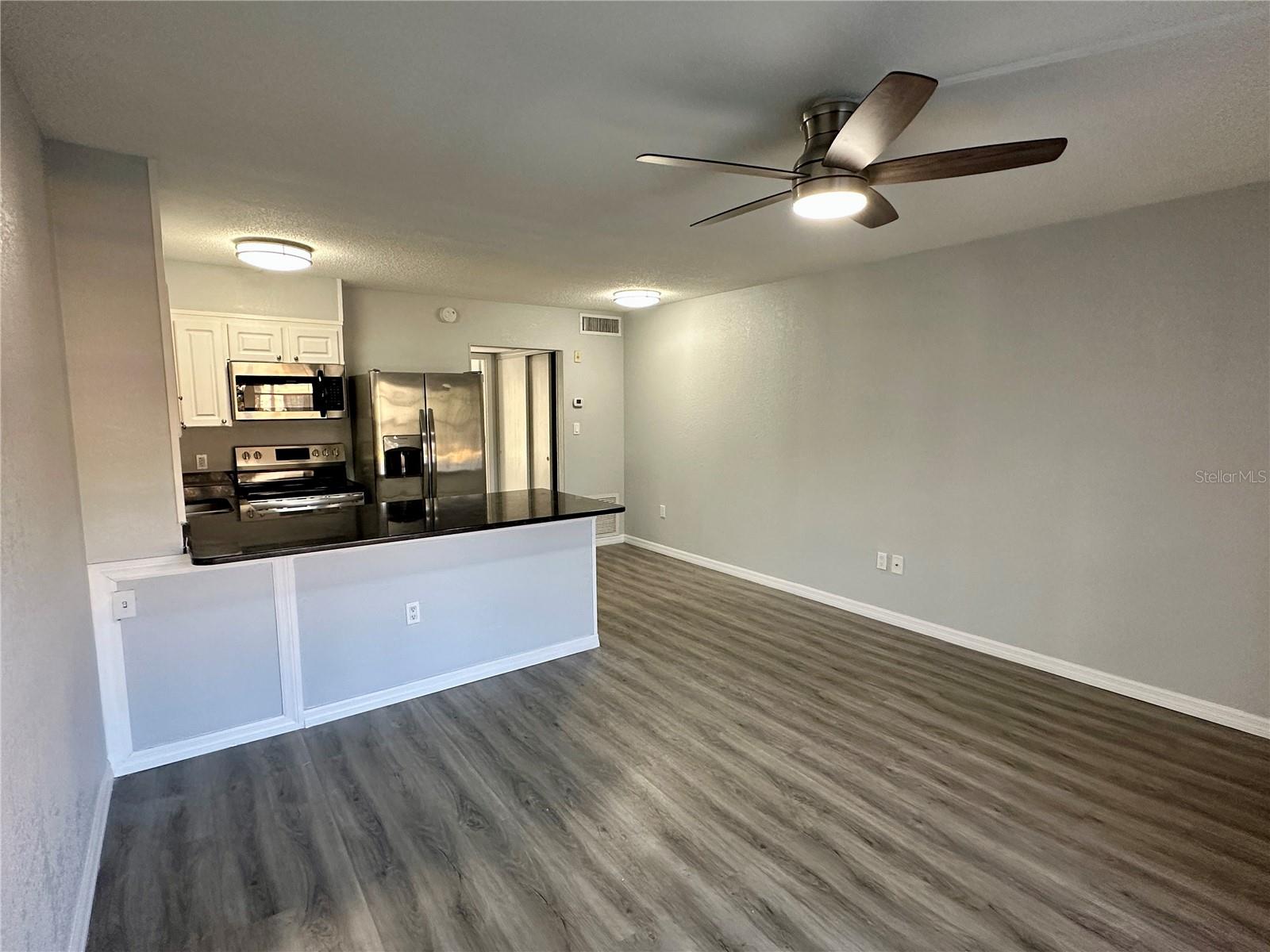 Image 2 of 21 For 1860 Phillippi Shores Drive 2b