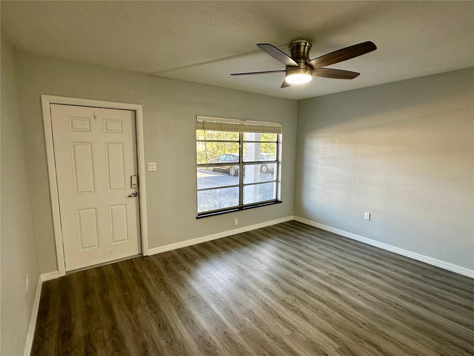 Image 3 of 21 For 1860 Phillippi Shores Drive 2b