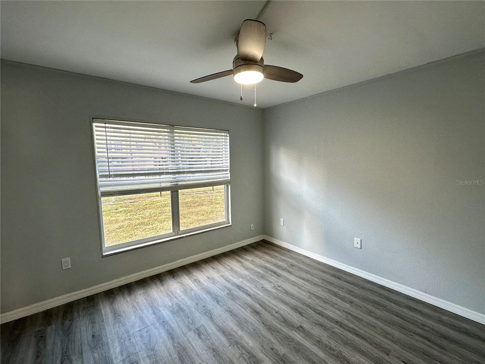 Image 6 of 21 For 1860 Phillippi Shores Drive 2b