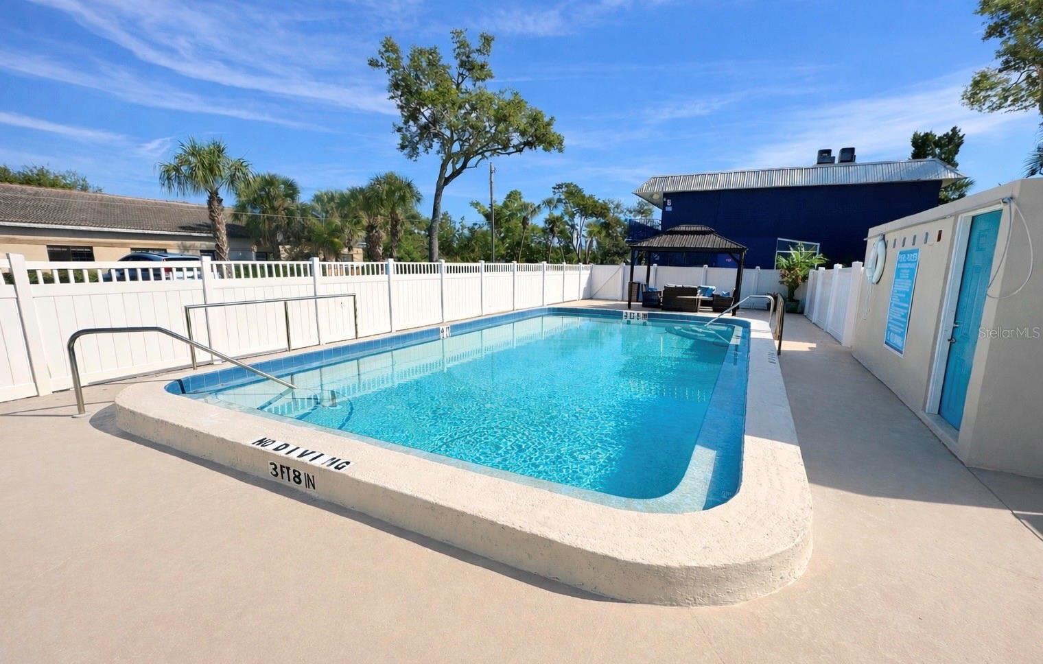 Image 8 of 21 For 1860 Phillippi Shores Drive 2b