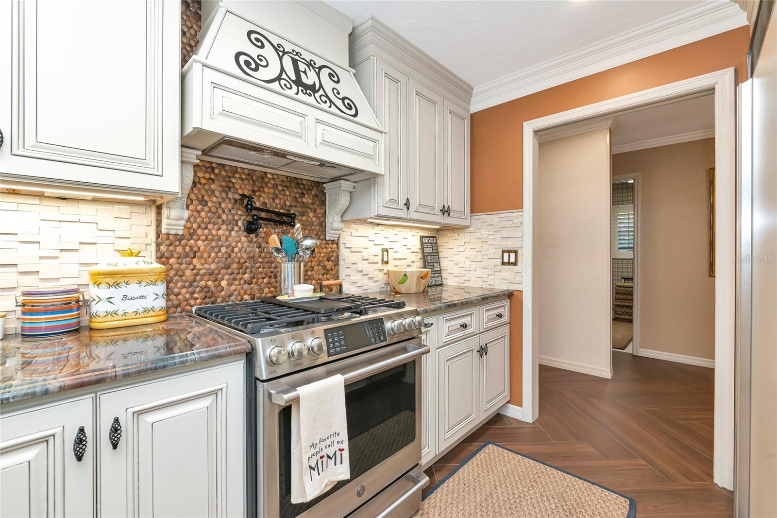 Image 14 of 55 For 6976 Country Lakes Circle