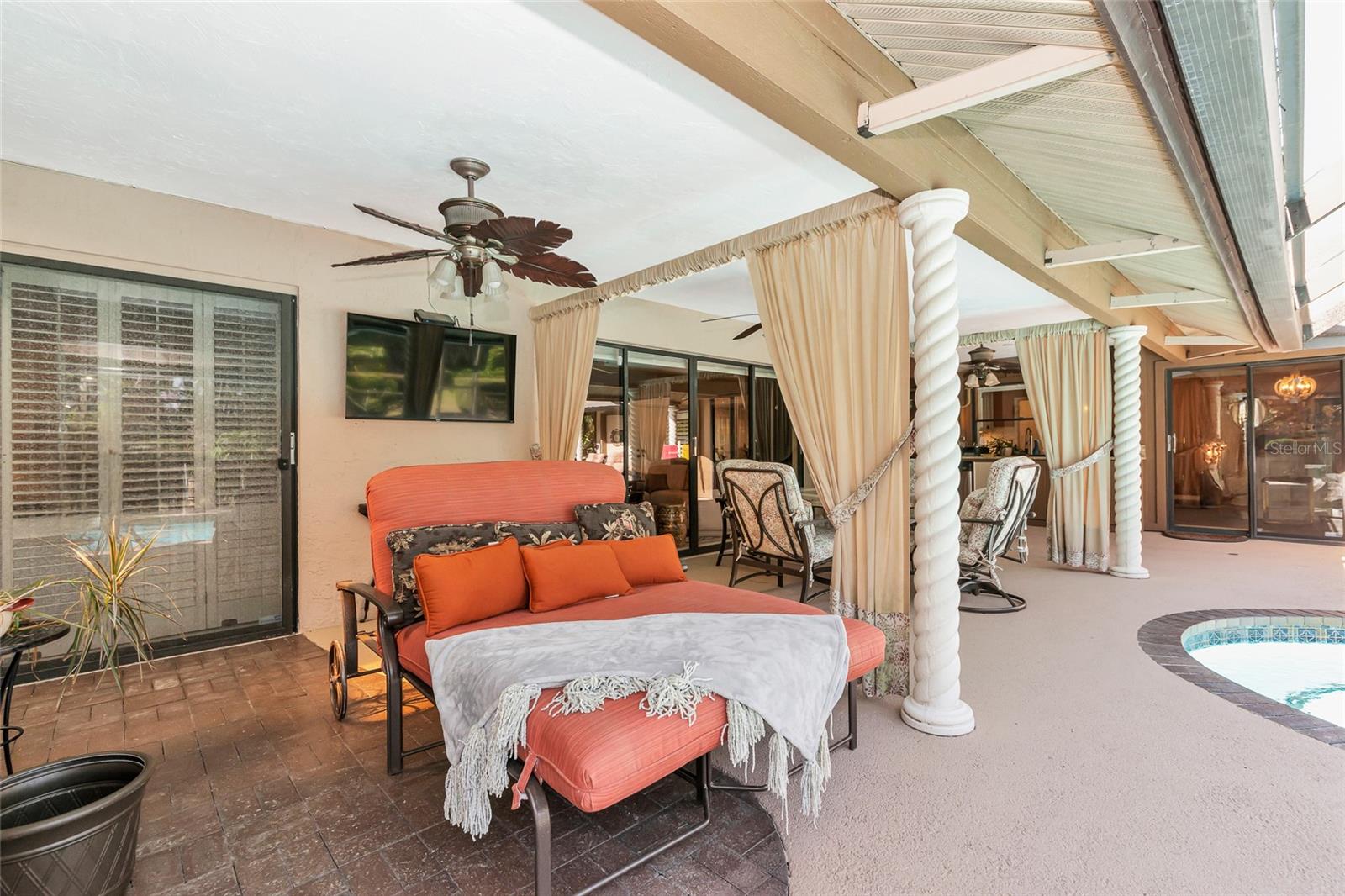 Image 42 of 55 For 6976 Country Lakes Circle