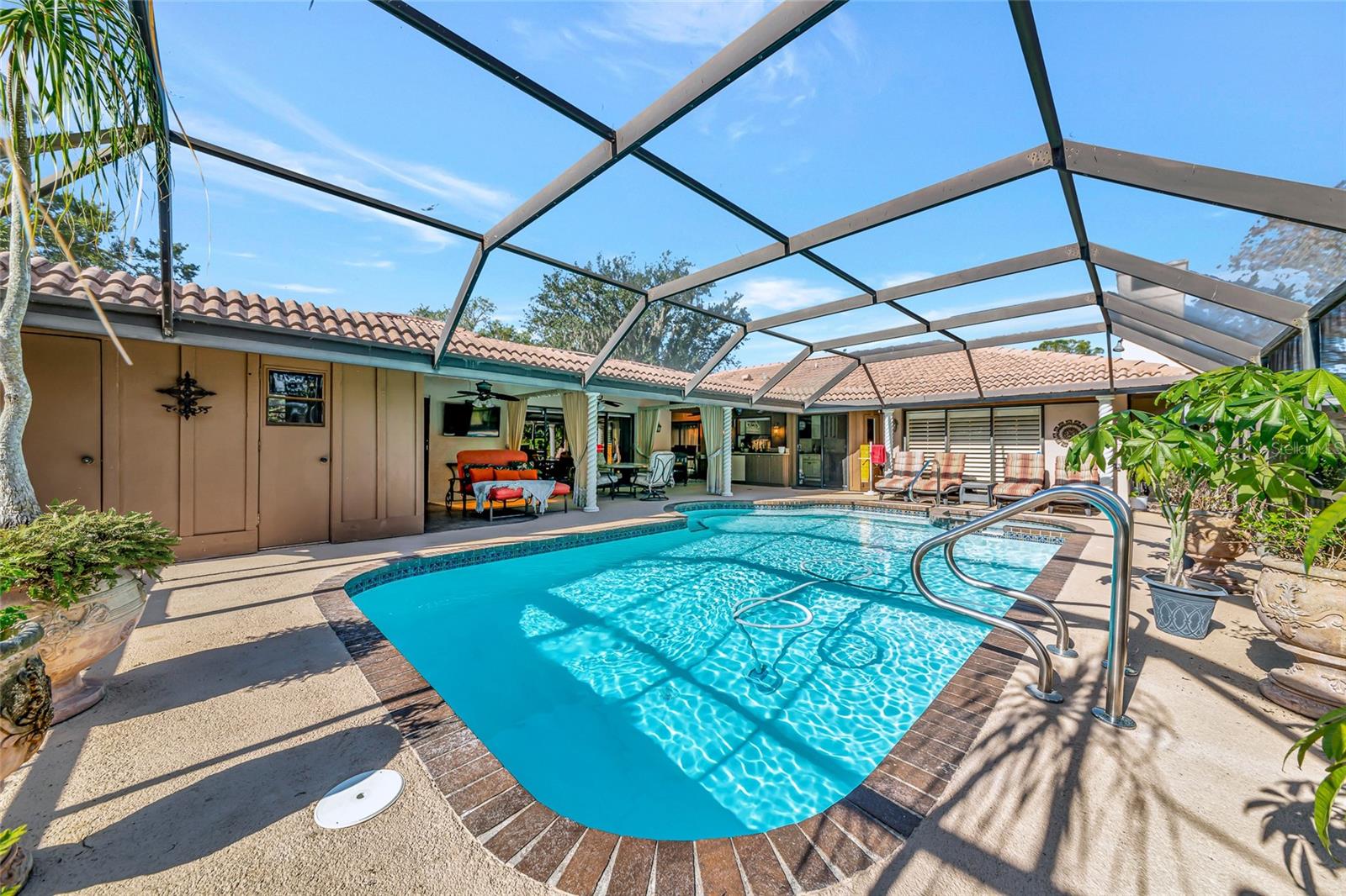 Image 47 of 55 For 6976 Country Lakes Circle