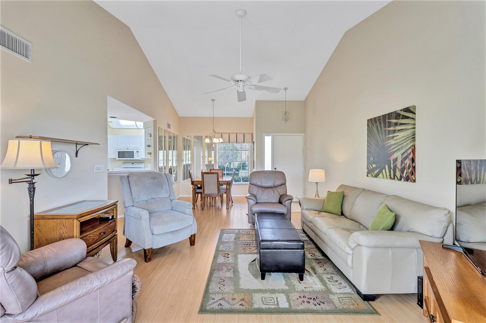 Image 10 of 51 For 5433 Fair Oaks Street 5433