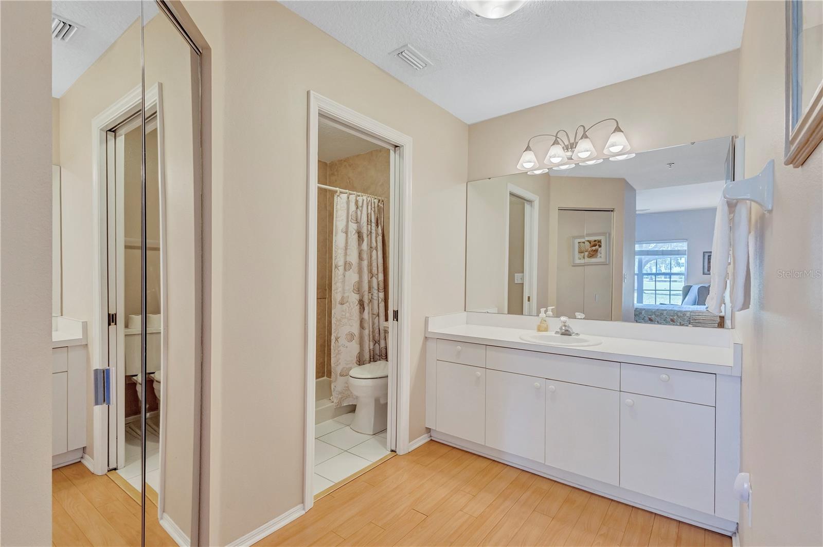 Image 23 of 51 For 5433 Fair Oaks Street 5433