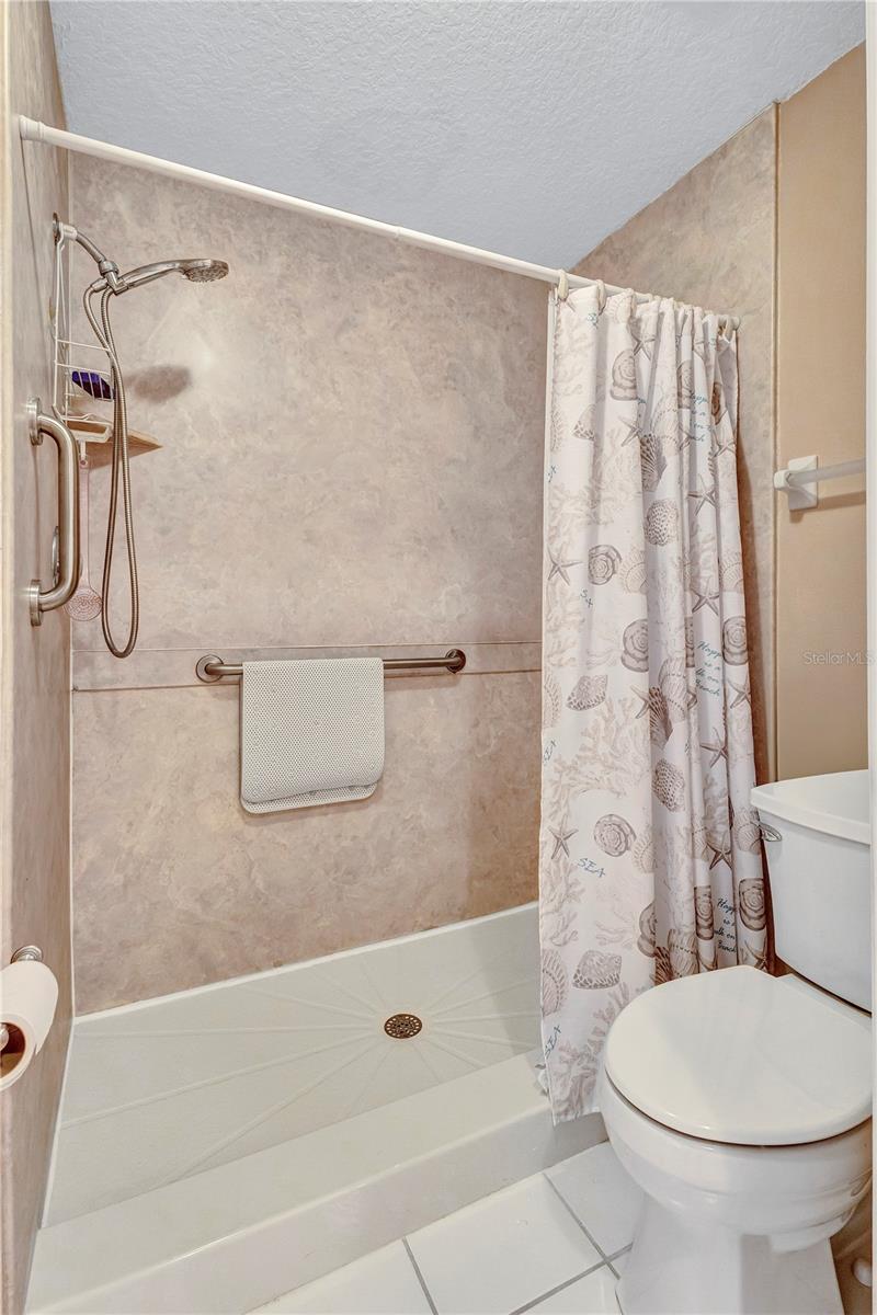 Image 25 of 51 For 5433 Fair Oaks Street 5433