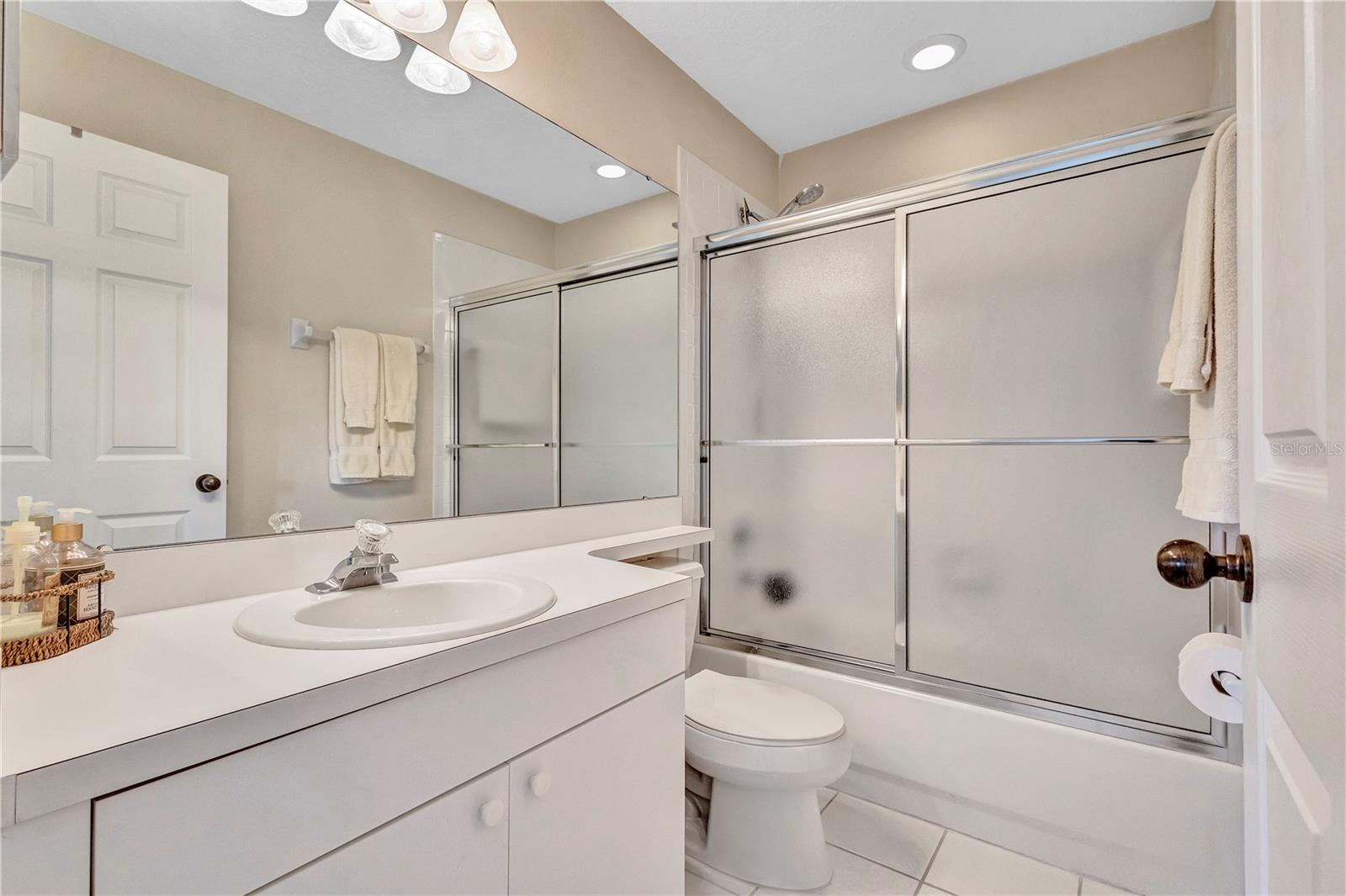 Image 29 of 51 For 5433 Fair Oaks Street 5433