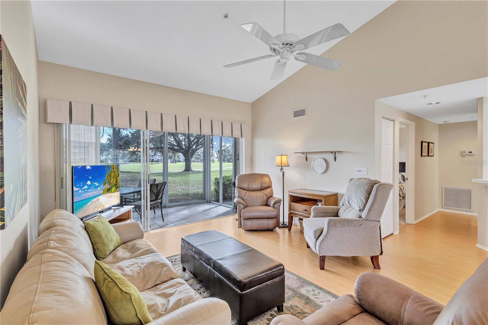 Image 8 of 51 For 5433 Fair Oaks Street 5433