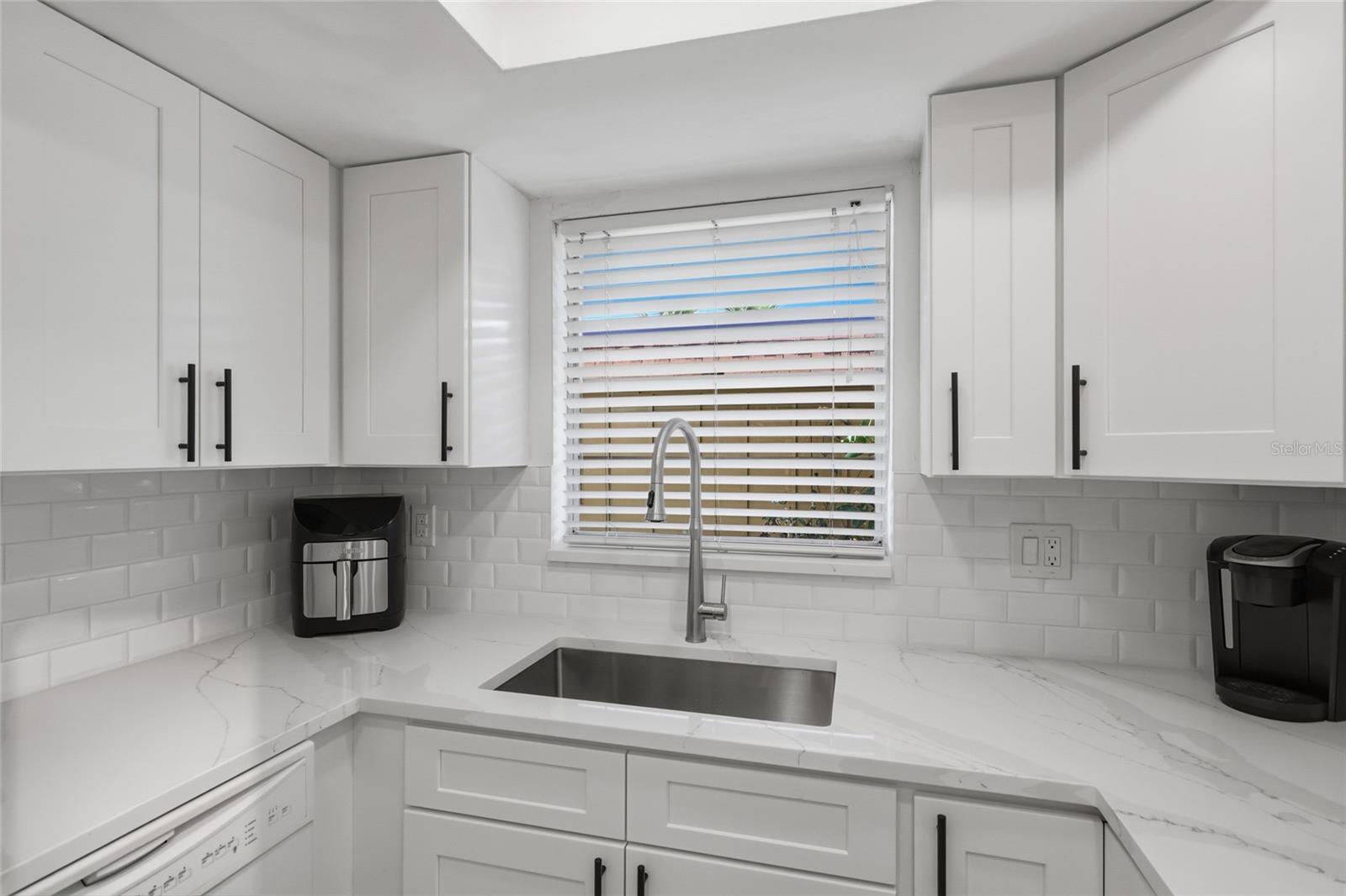 Image 10 of 48 For 4307 Gulf Drive 109