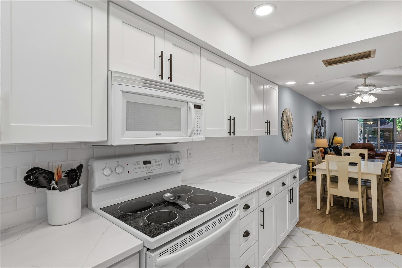 Image 11 of 48 For 4307 Gulf Drive 109