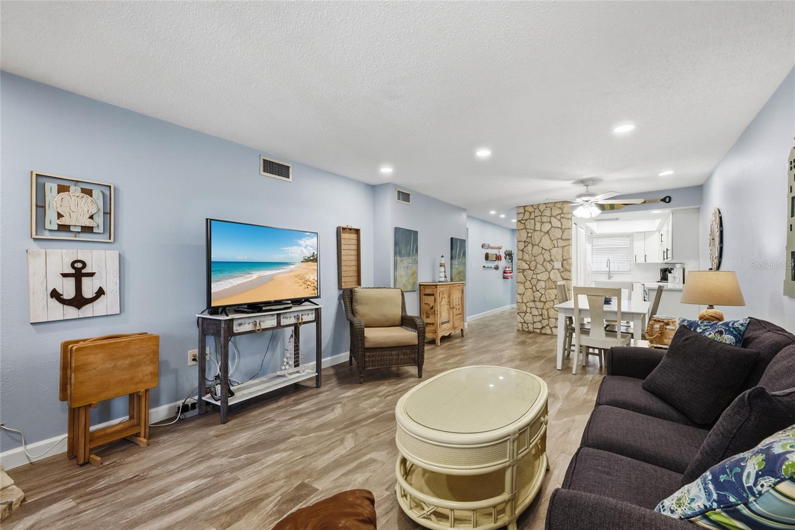 Image 13 of 48 For 4307 Gulf Drive 109