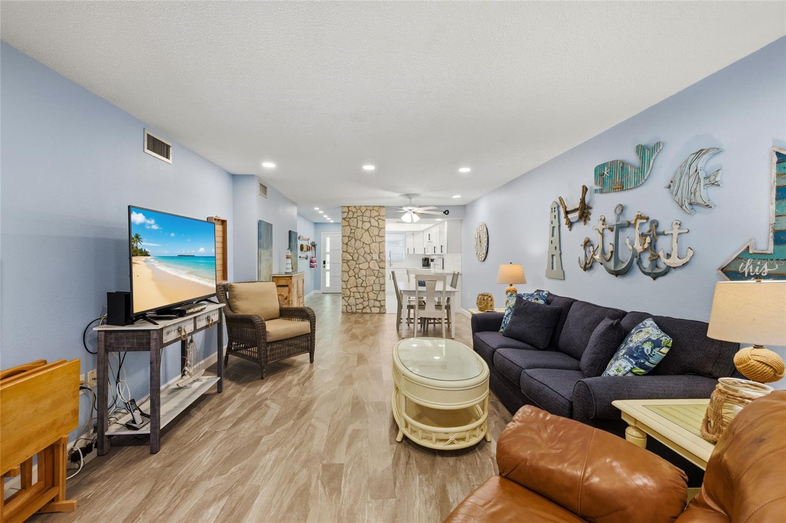 Image 14 of 48 For 4307 Gulf Drive 109