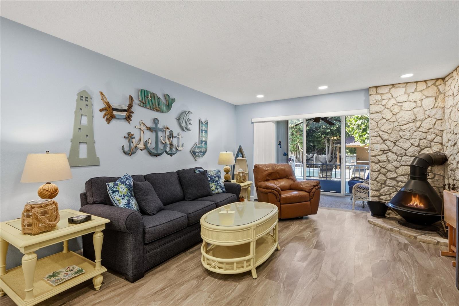 Image 15 of 48 For 4307 Gulf Drive 109