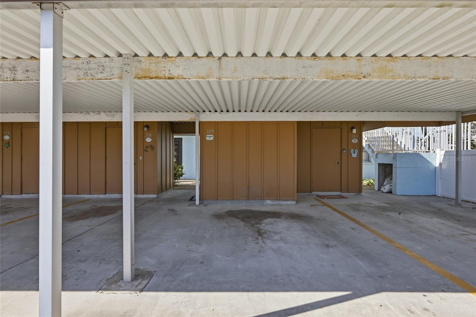 Image 32 of 48 For 4307 Gulf Drive 109