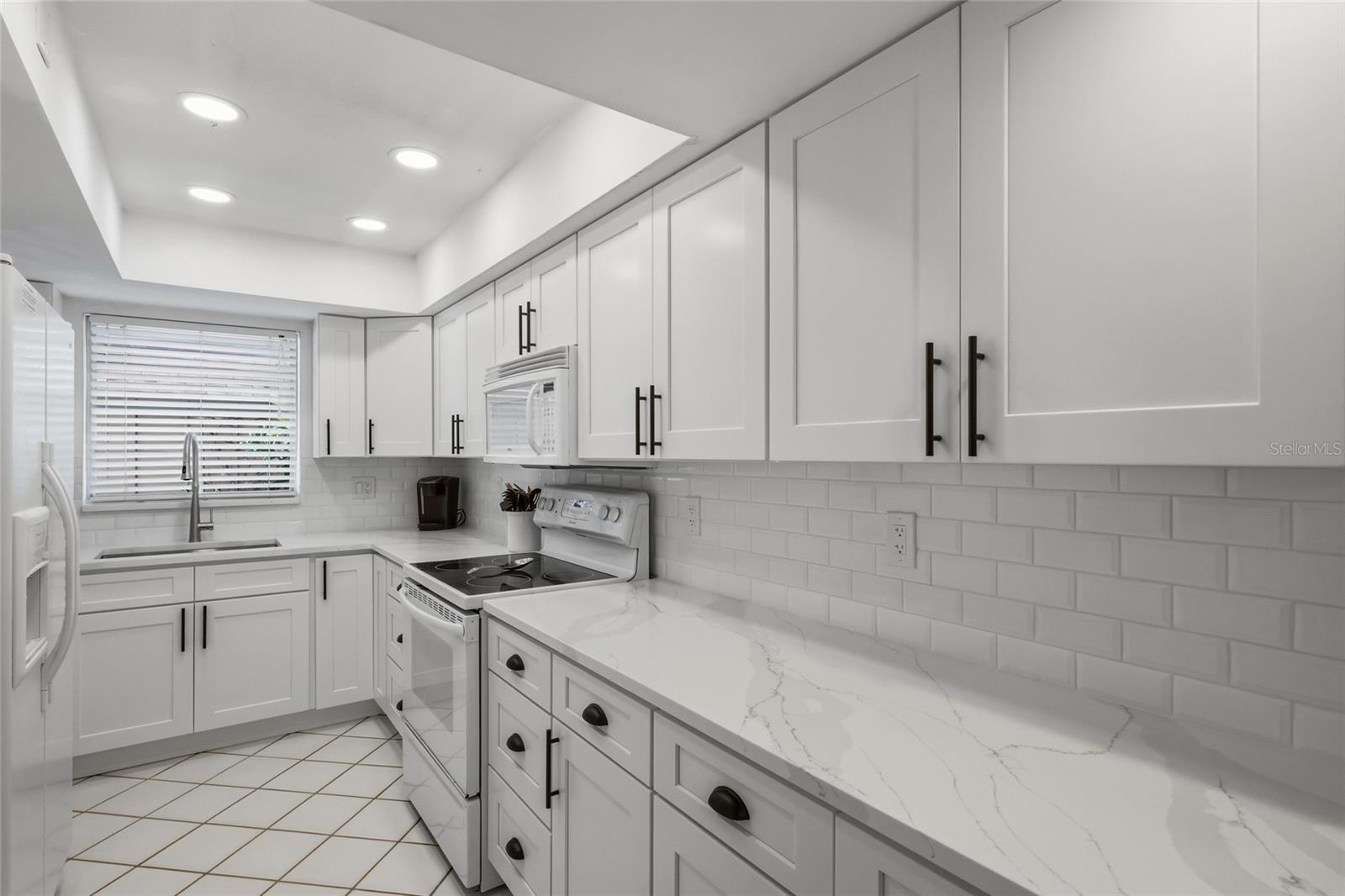 Image 9 of 48 For 4307 Gulf Drive 109