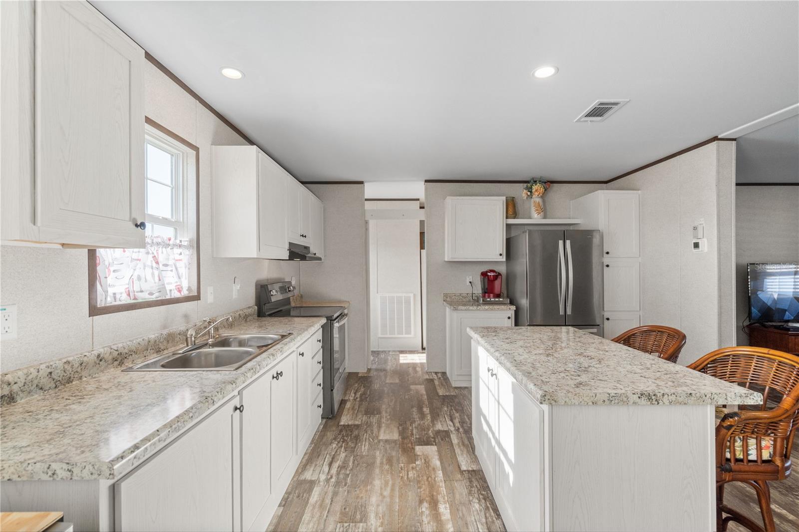 Image 15 of 42 For 224 Wolverine Avenue