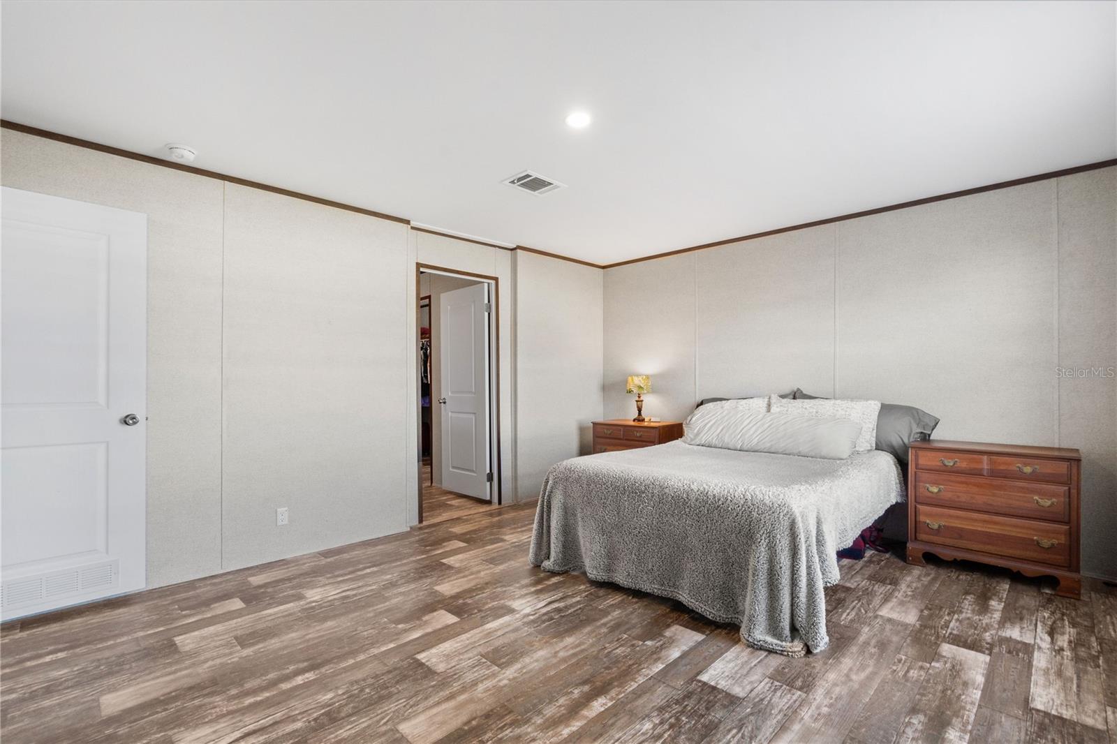 Image 17 of 42 For 224 Wolverine Avenue