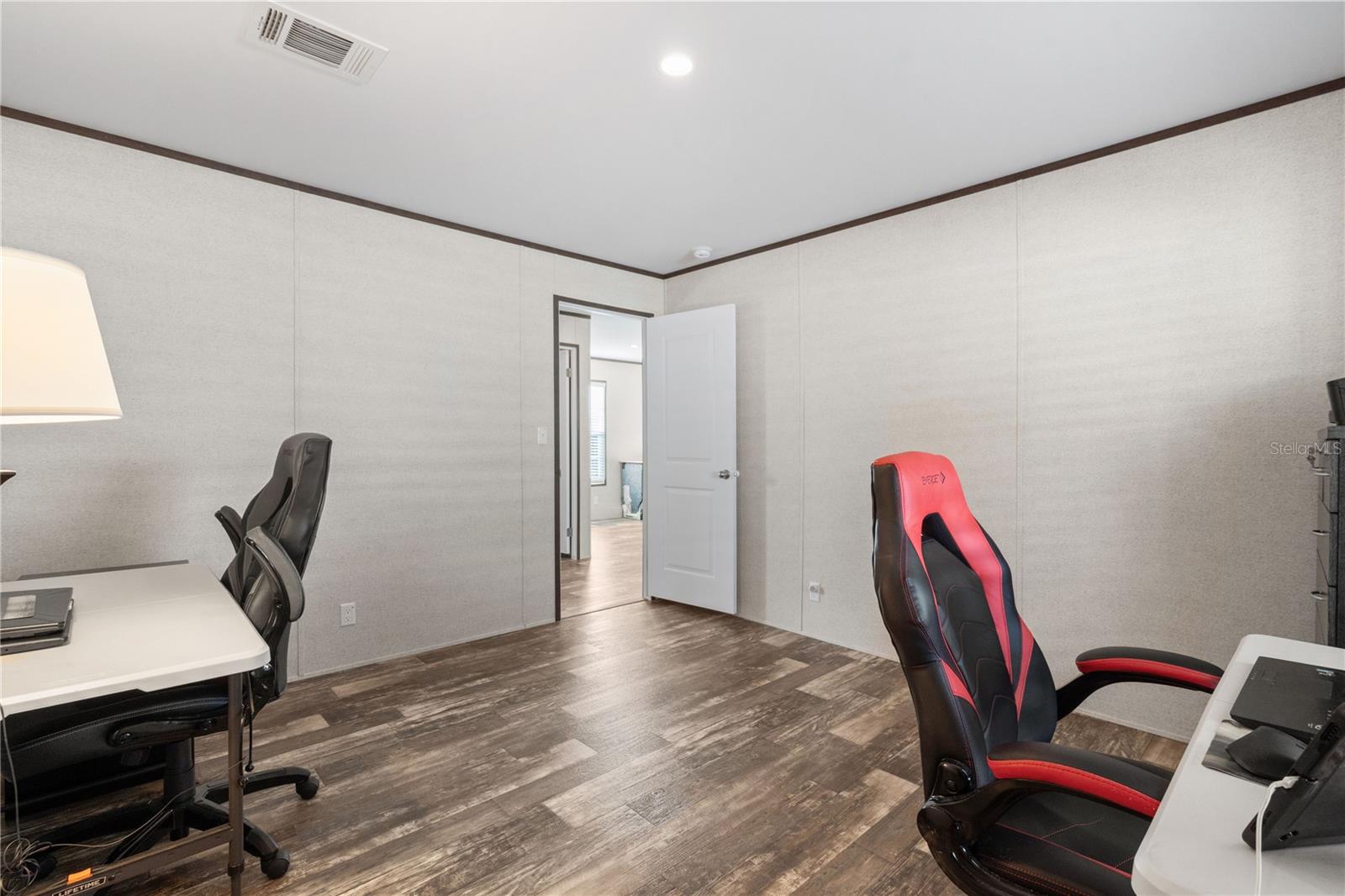 Image 27 of 42 For 224 Wolverine Avenue