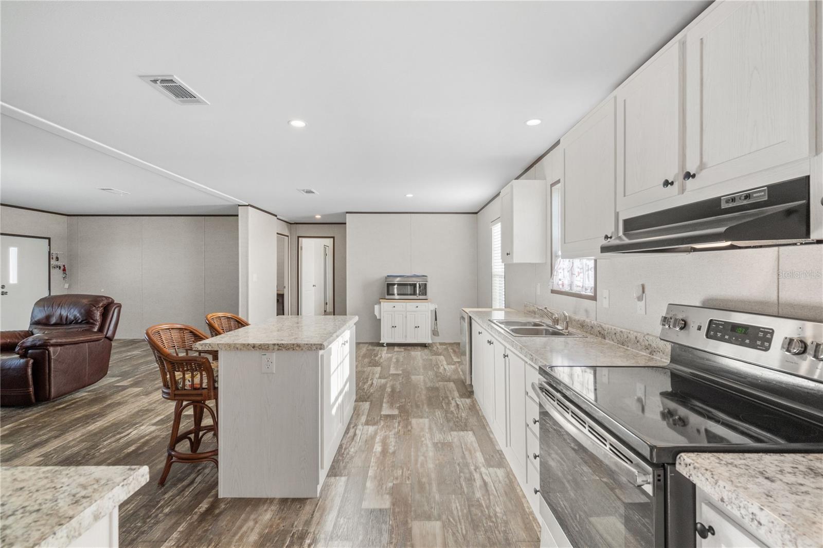 Image 3 of 42 For 224 Wolverine Avenue