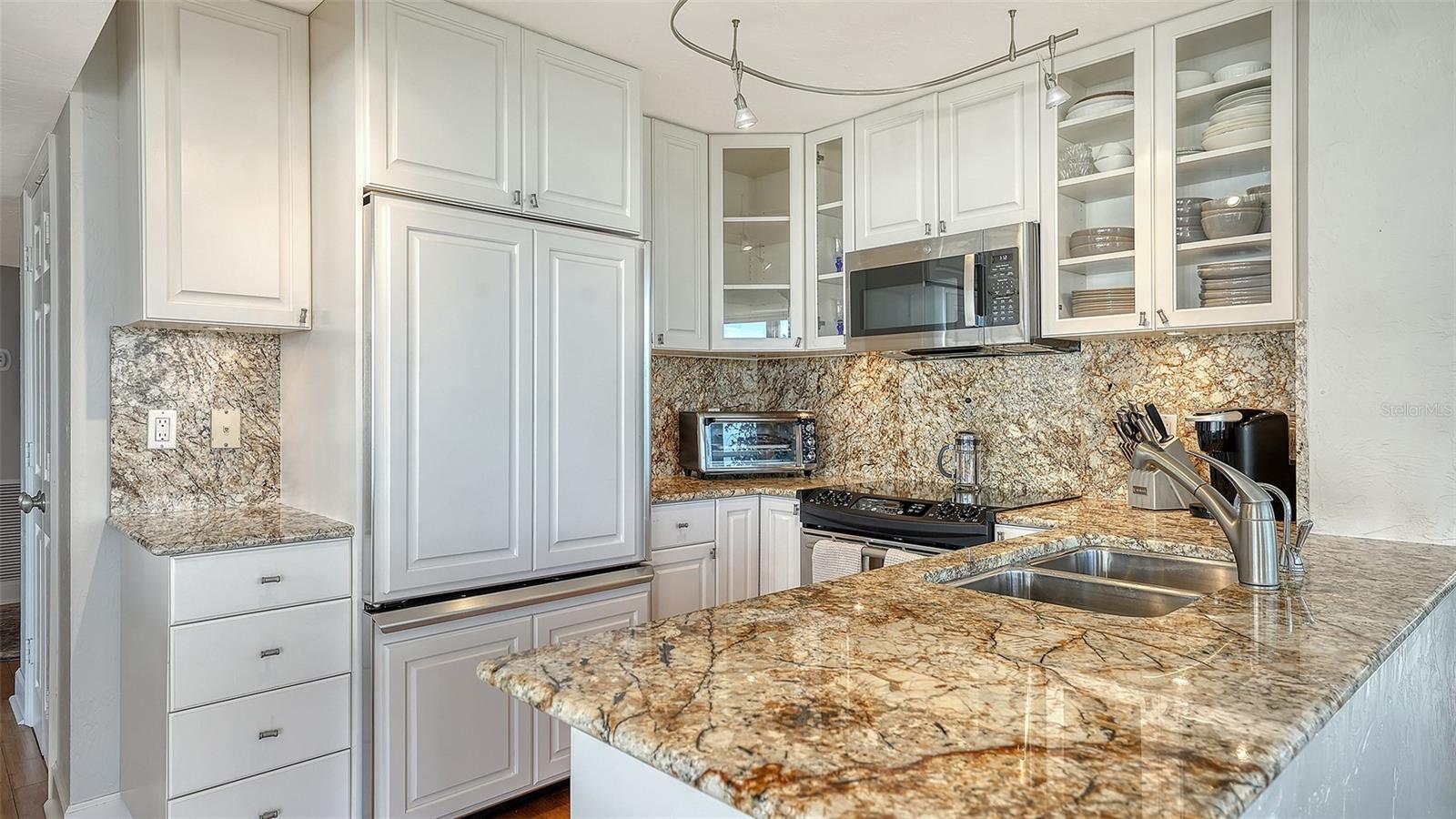 Image 20 of 62 For 770 Palm Avenue 704