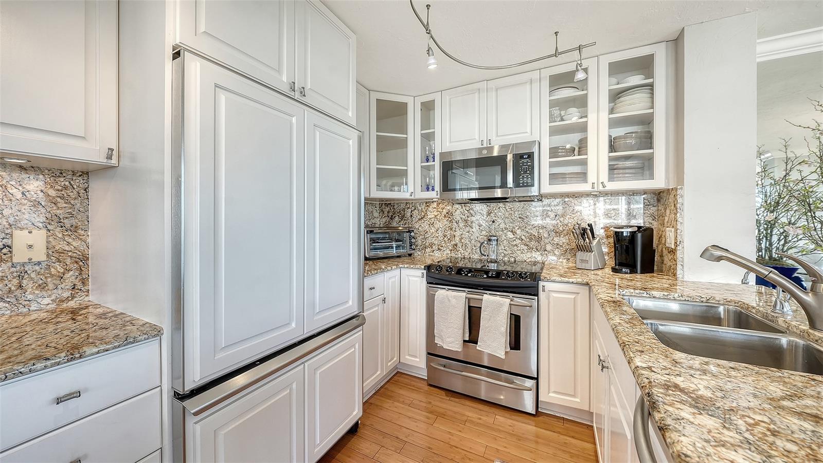 Image 21 of 62 For 770 Palm Avenue 704