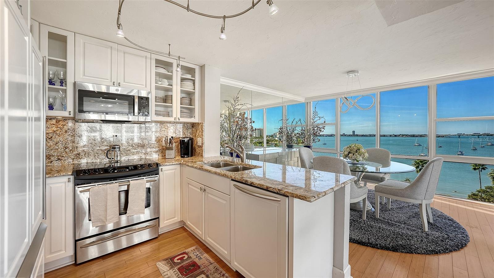 Image 22 of 62 For 770 Palm Avenue 704