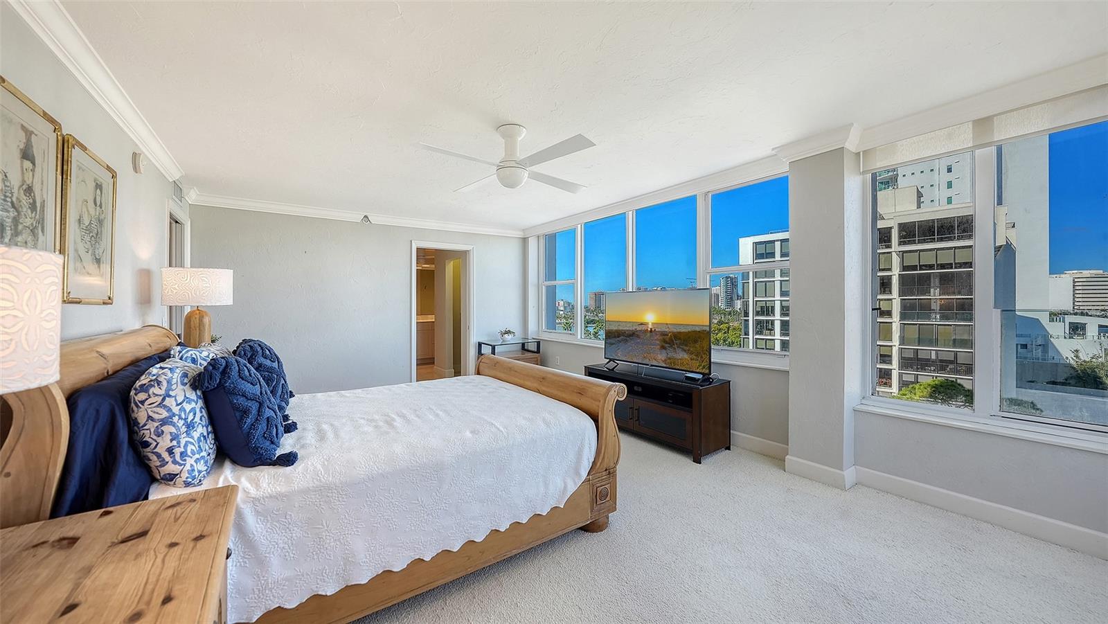 Image 26 of 62 For 770 Palm Avenue 704