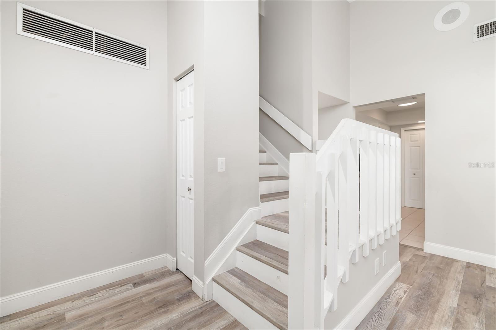 Image 10 of 58 For 928 Laurel Avenue