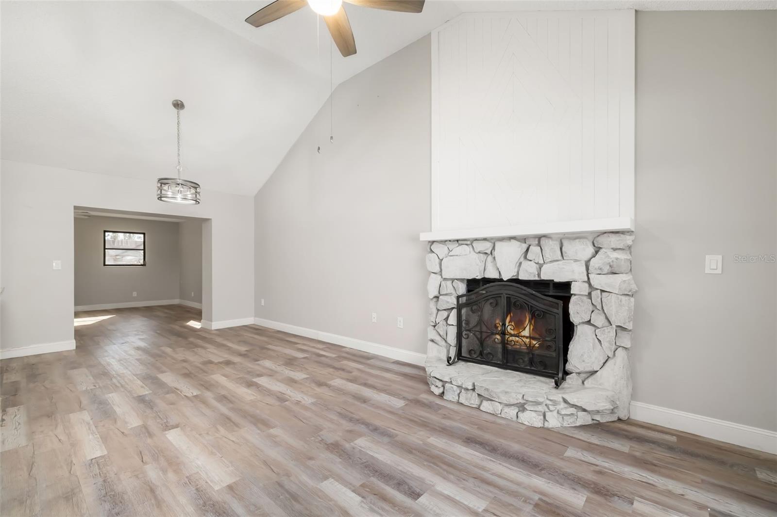 Image 11 of 58 For 928 Laurel Avenue