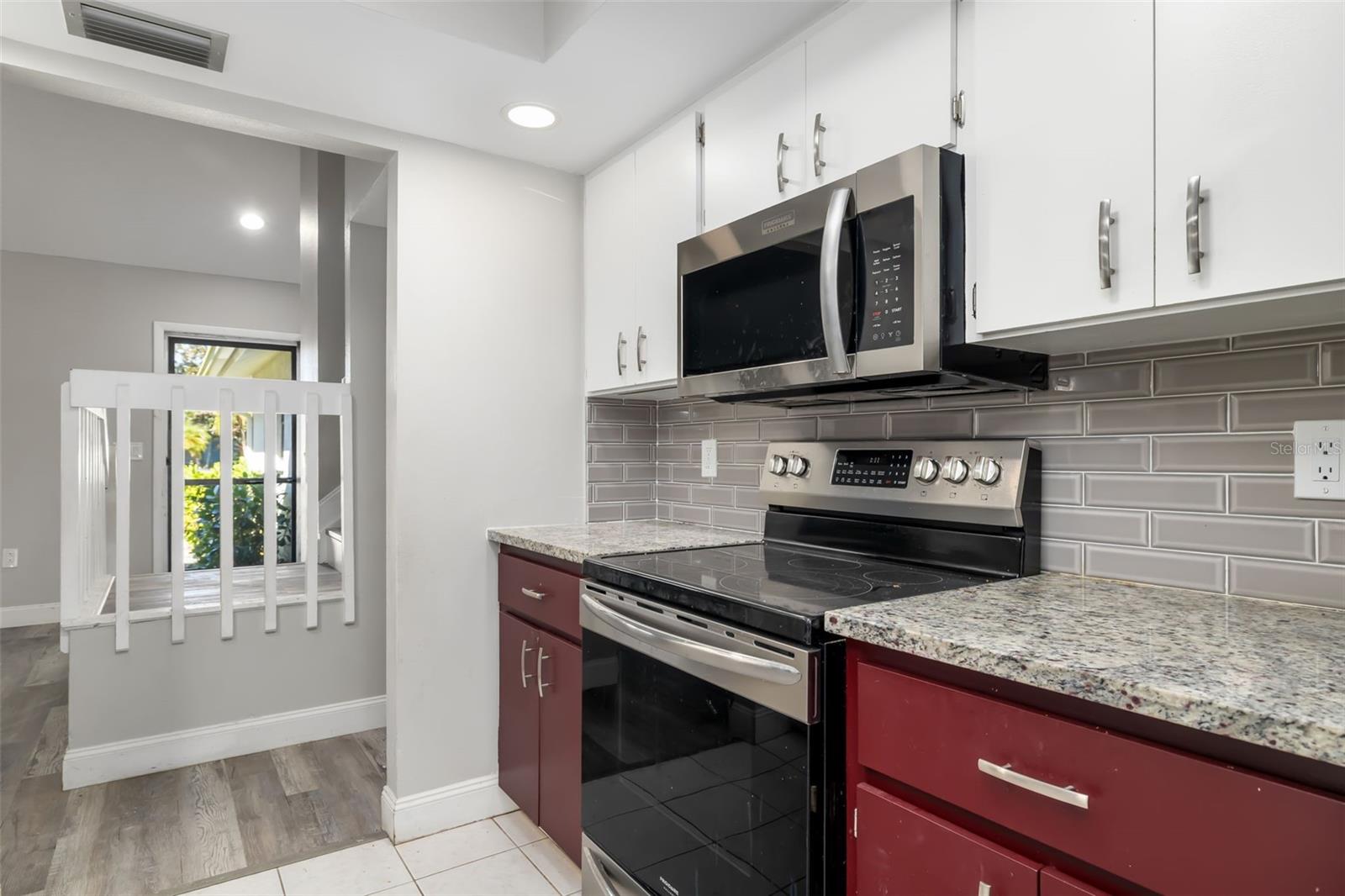 Image 16 of 58 For 928 Laurel Avenue