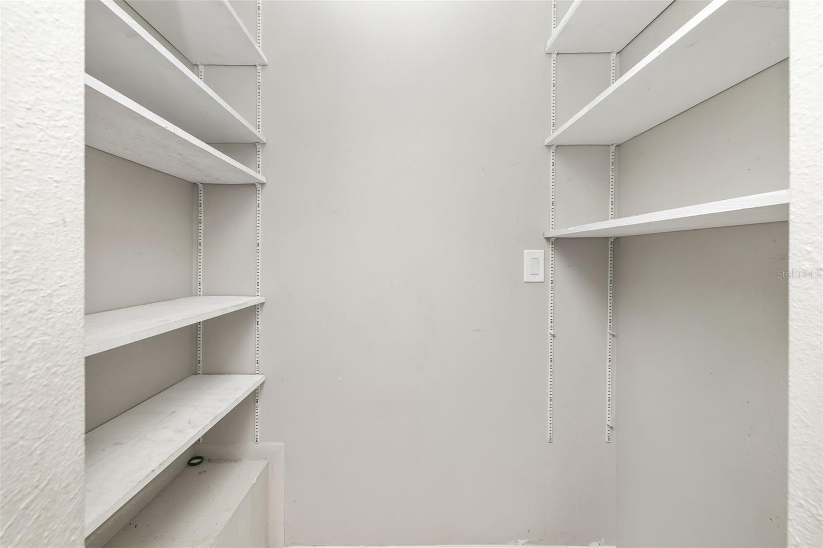 Image 17 of 58 For 928 Laurel Avenue