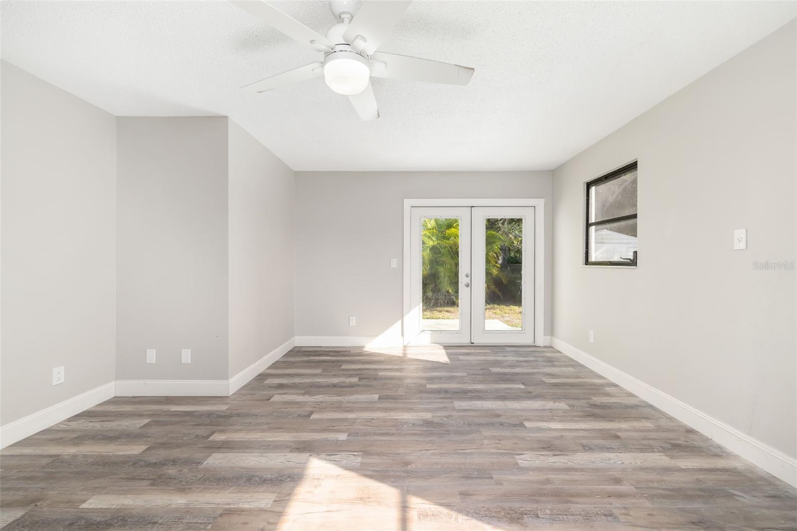 Image 23 of 58 For 928 Laurel Avenue