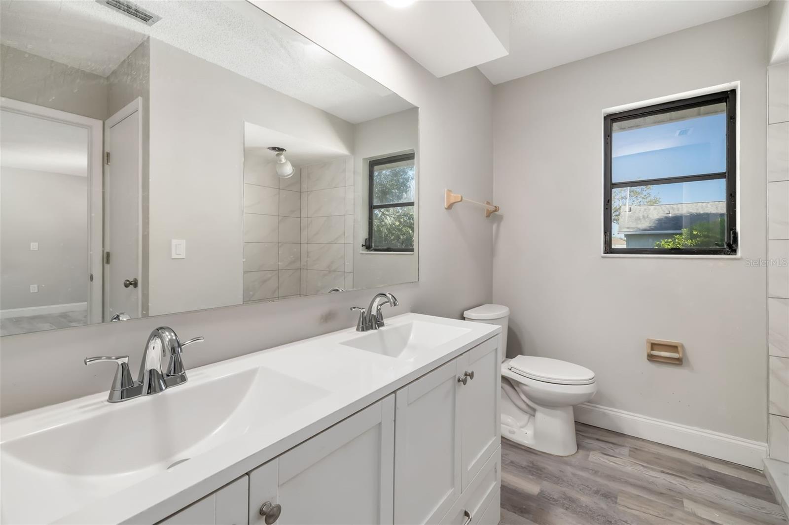 Image 26 of 58 For 928 Laurel Avenue