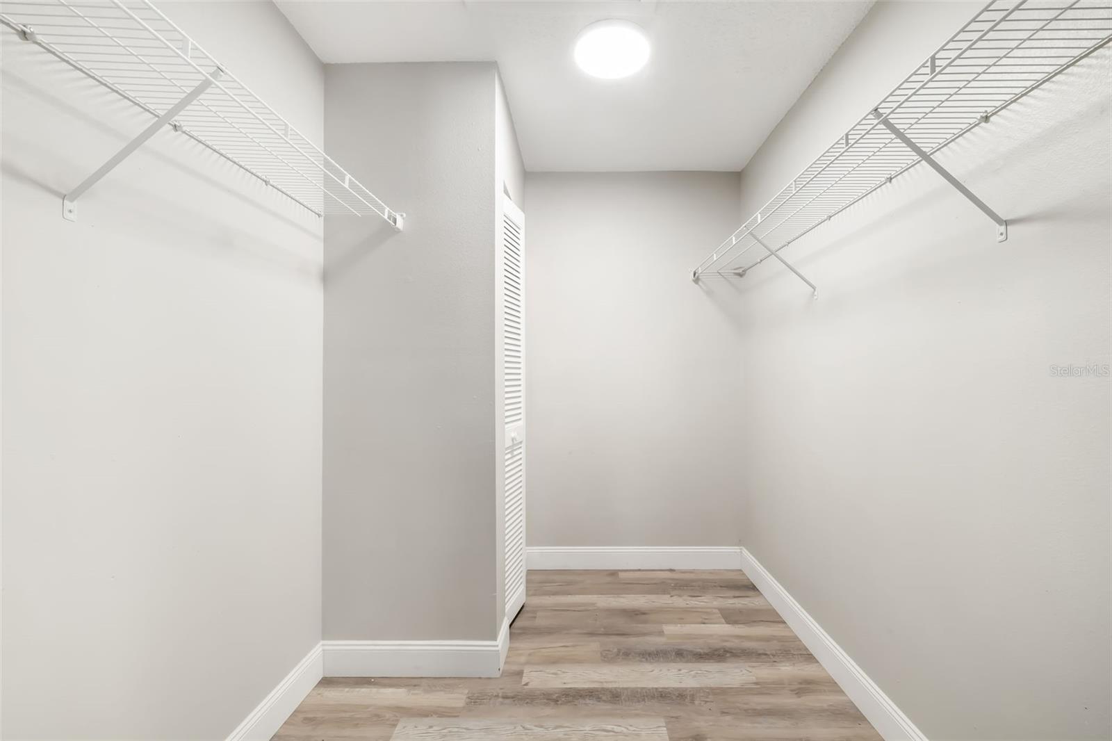 Image 27 of 58 For 928 Laurel Avenue