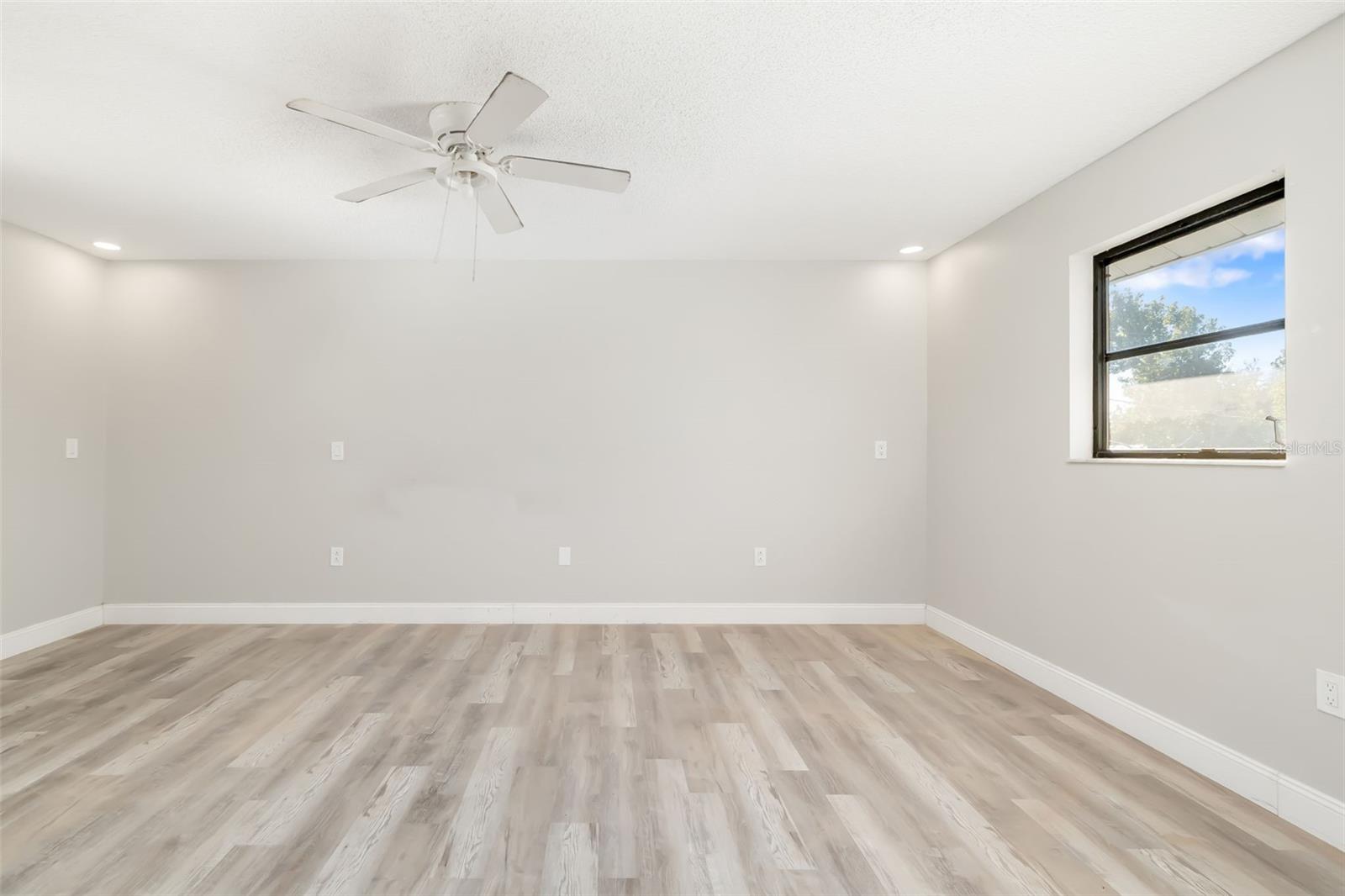 Image 31 of 58 For 928 Laurel Avenue