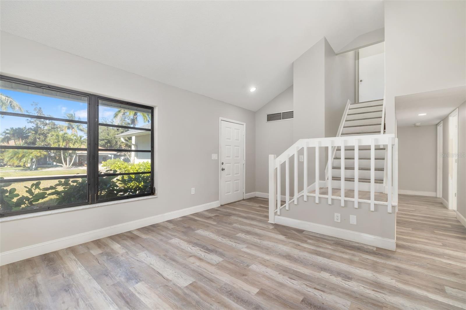 Image 8 of 58 For 928 Laurel Avenue