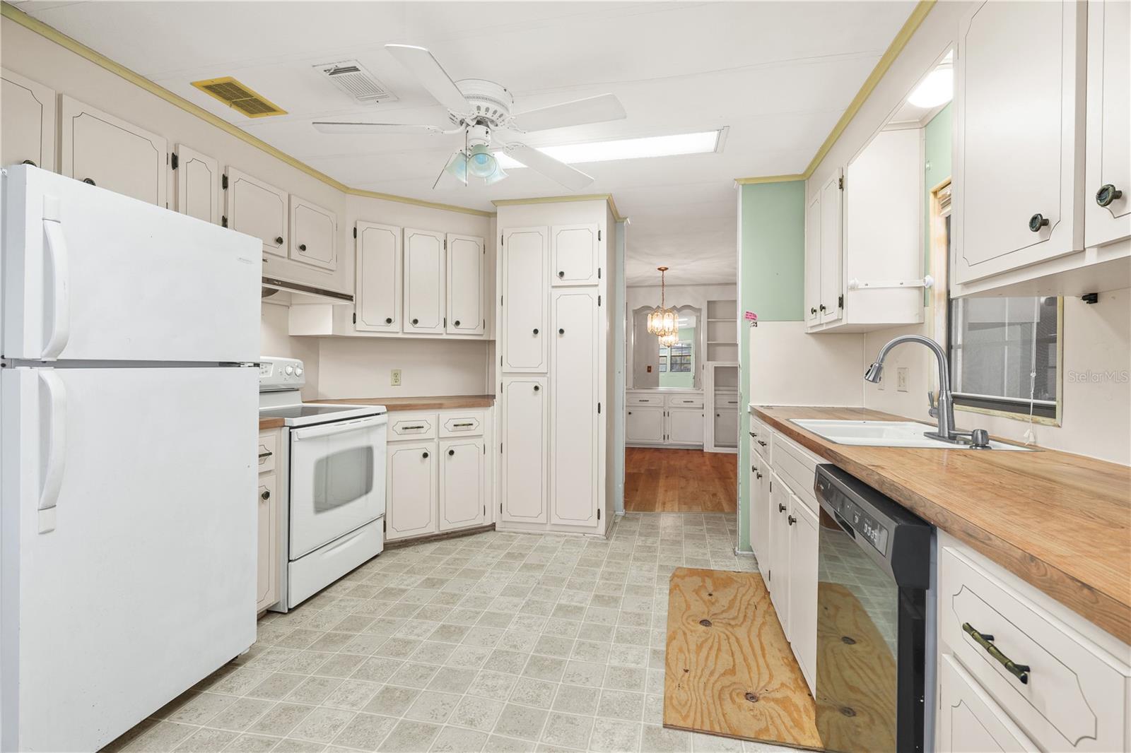 Image 13 of 26 For 6710 36th Avenue E 241