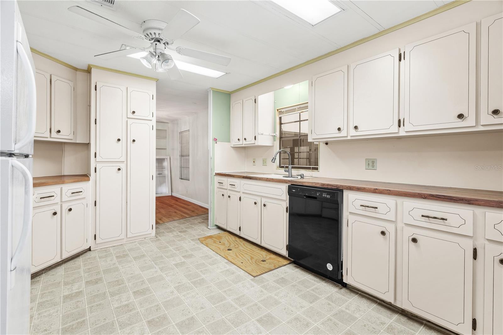 Image 14 of 26 For 6710 36th Avenue E 241