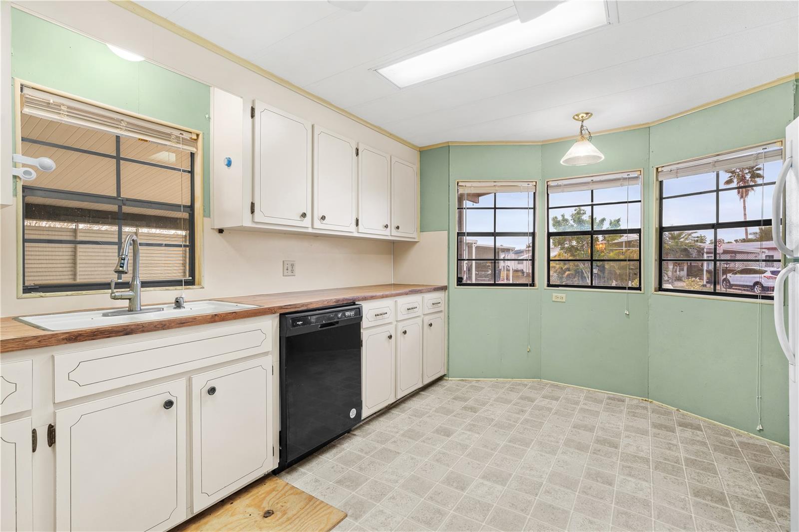 Image 15 of 26 For 6710 36th Avenue E 241