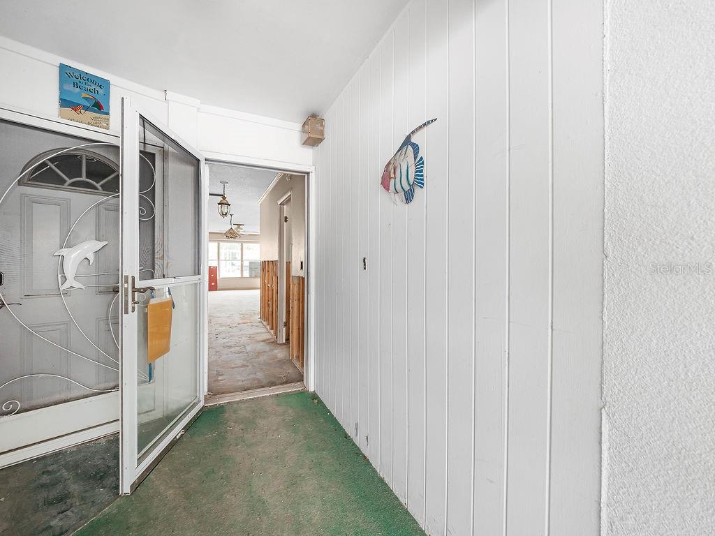 Image 16 of 59 For 34 Seaside Court