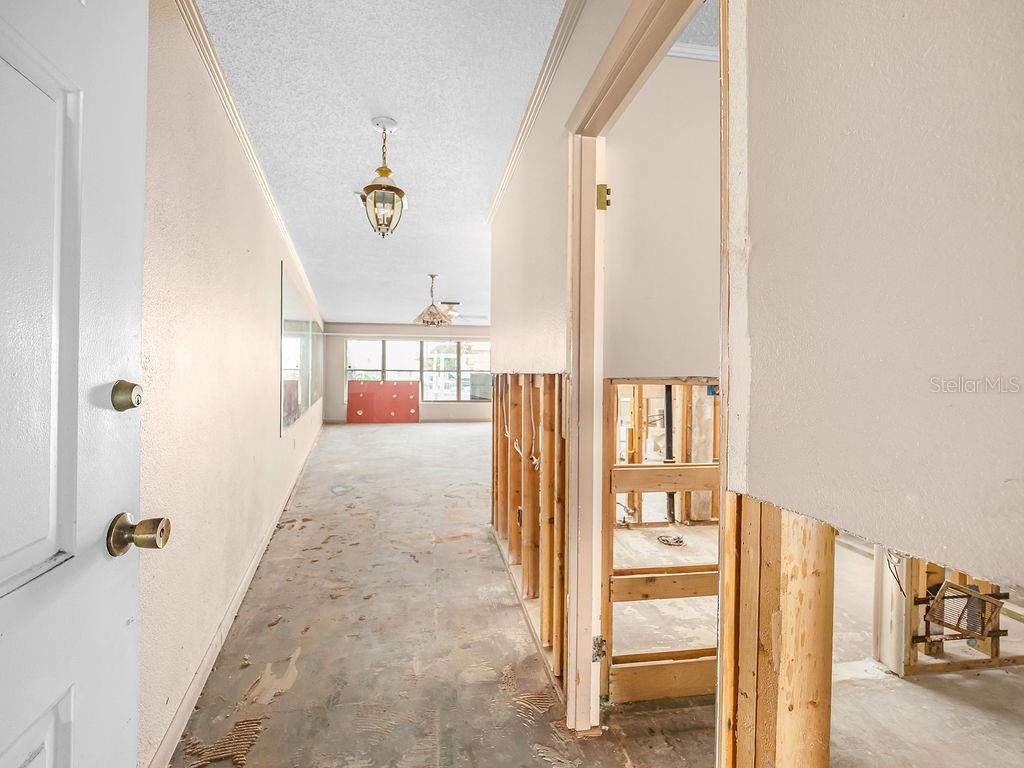 Image 17 of 59 For 34 Seaside Court